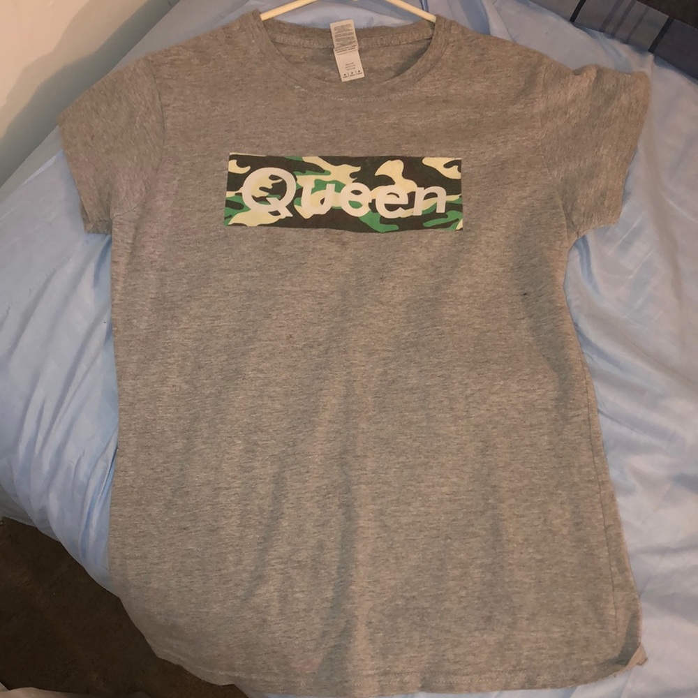 Queen short sleeve shirt